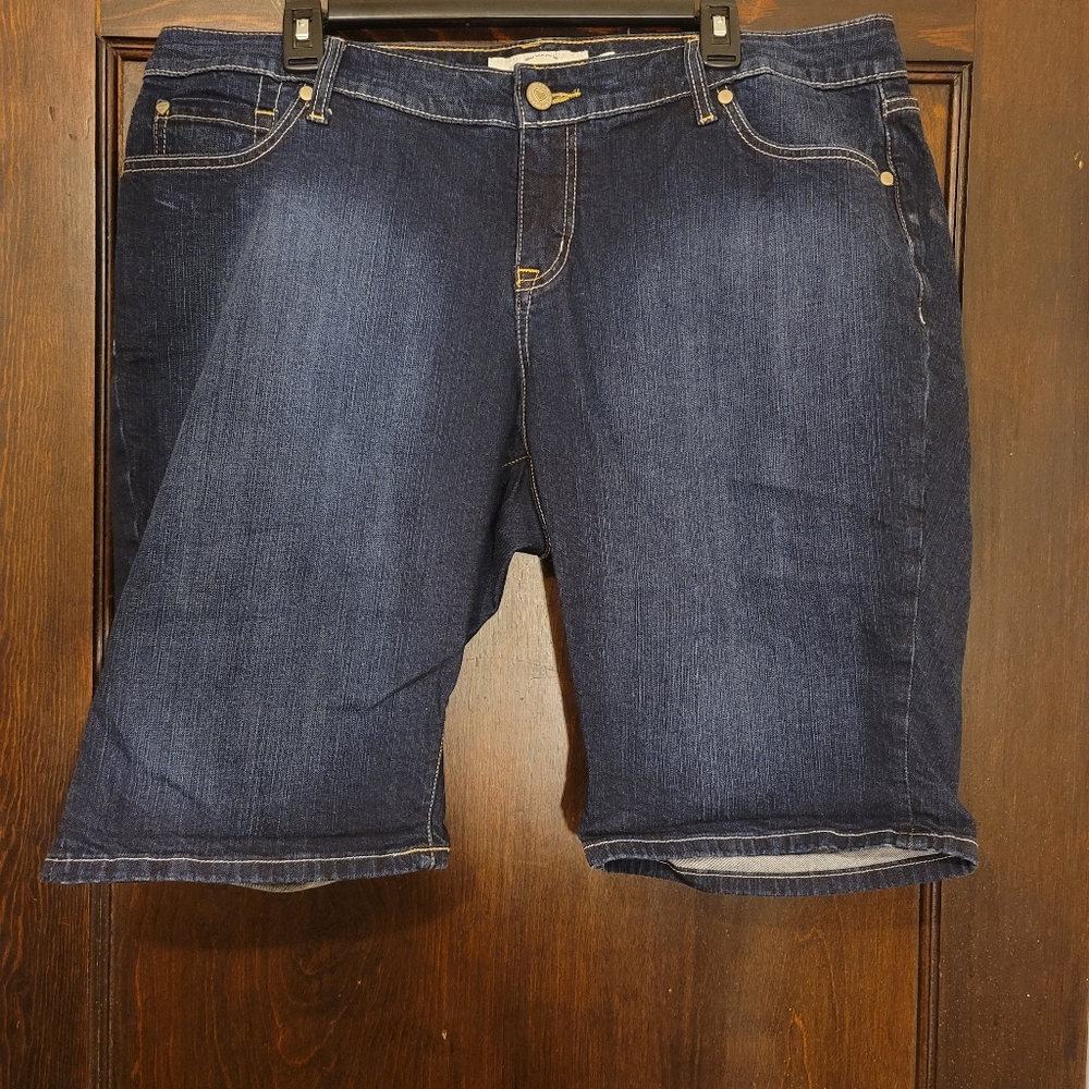 Torrid Dark Wash Shorts size 18